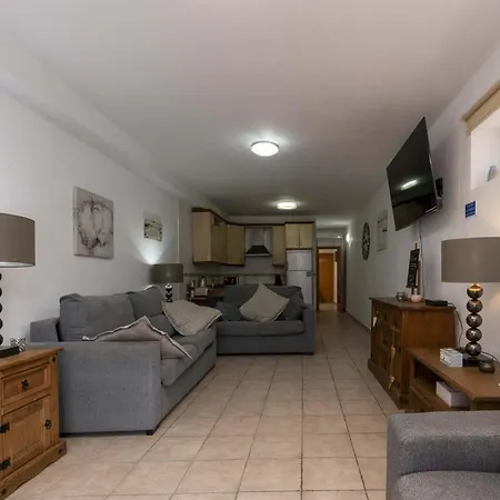 Club Atlantis 111 - One Bed Адехе