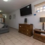 Club Atlantis 111 - One Bed