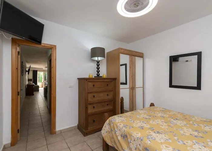 Club Atlantis 111 - One Bed * Costa Adeje (Tenerife)